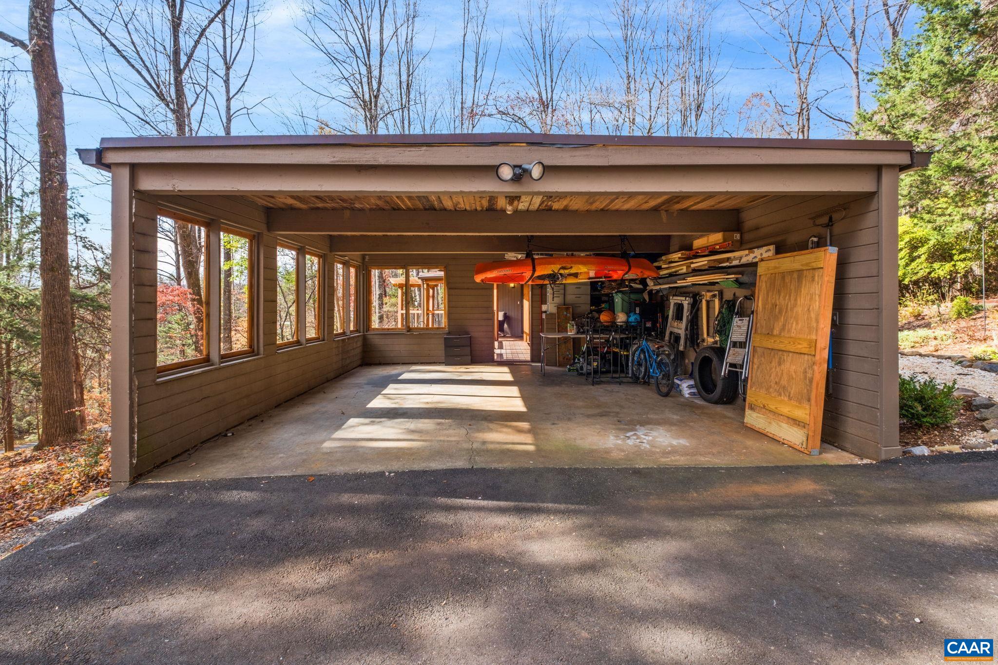 247 BLUE ROCK RDG