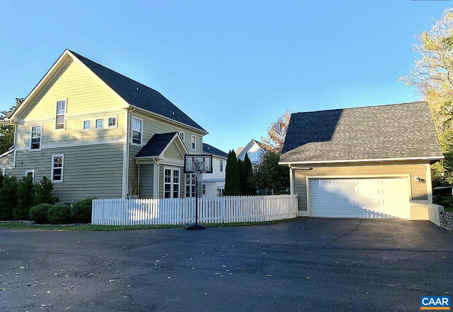 1445 WICKHAM POND DR