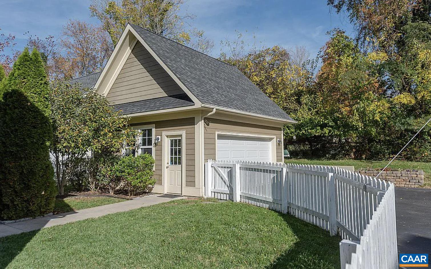 1445 WICKHAM POND DR