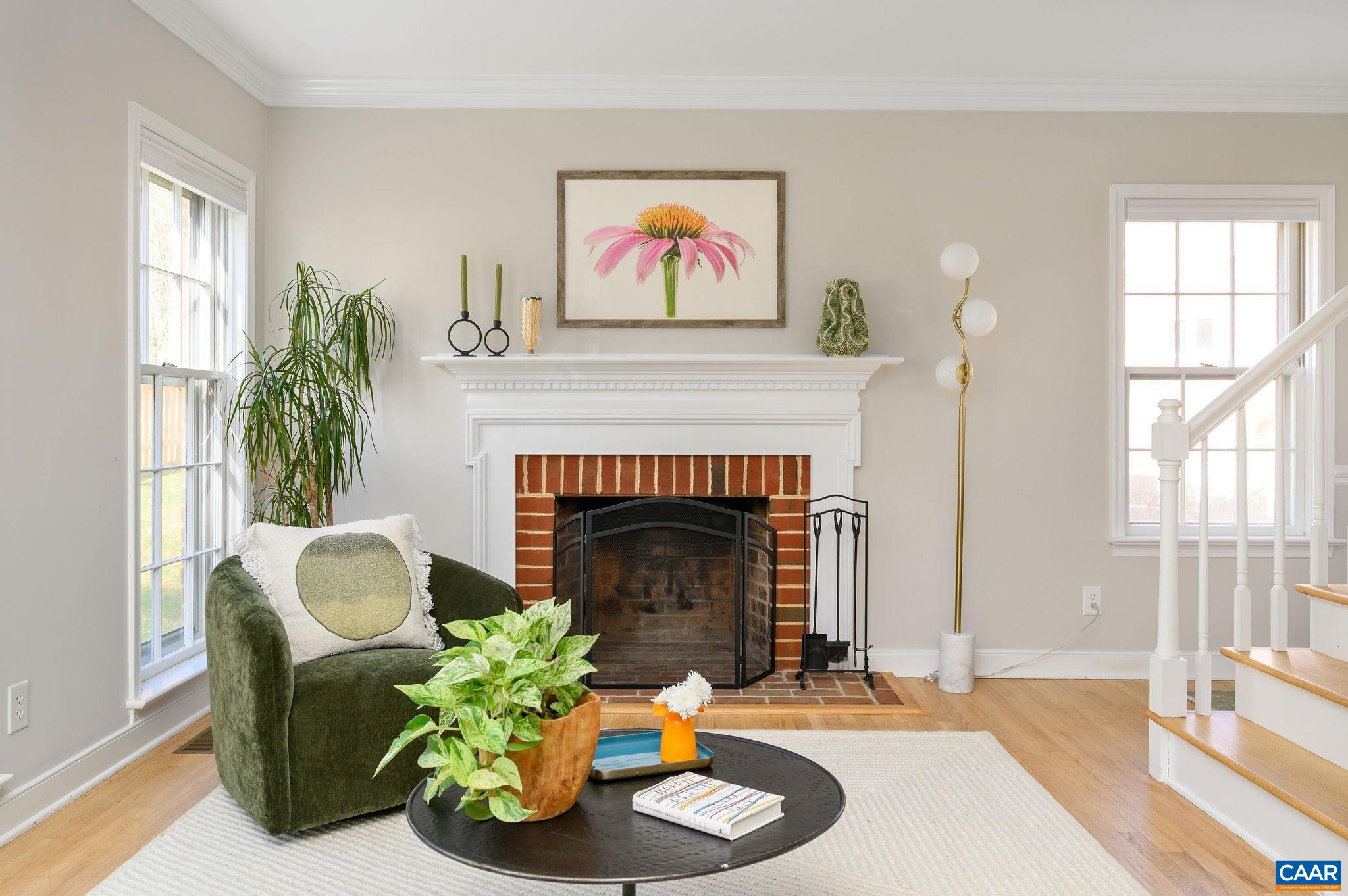521 WOODMONT DR