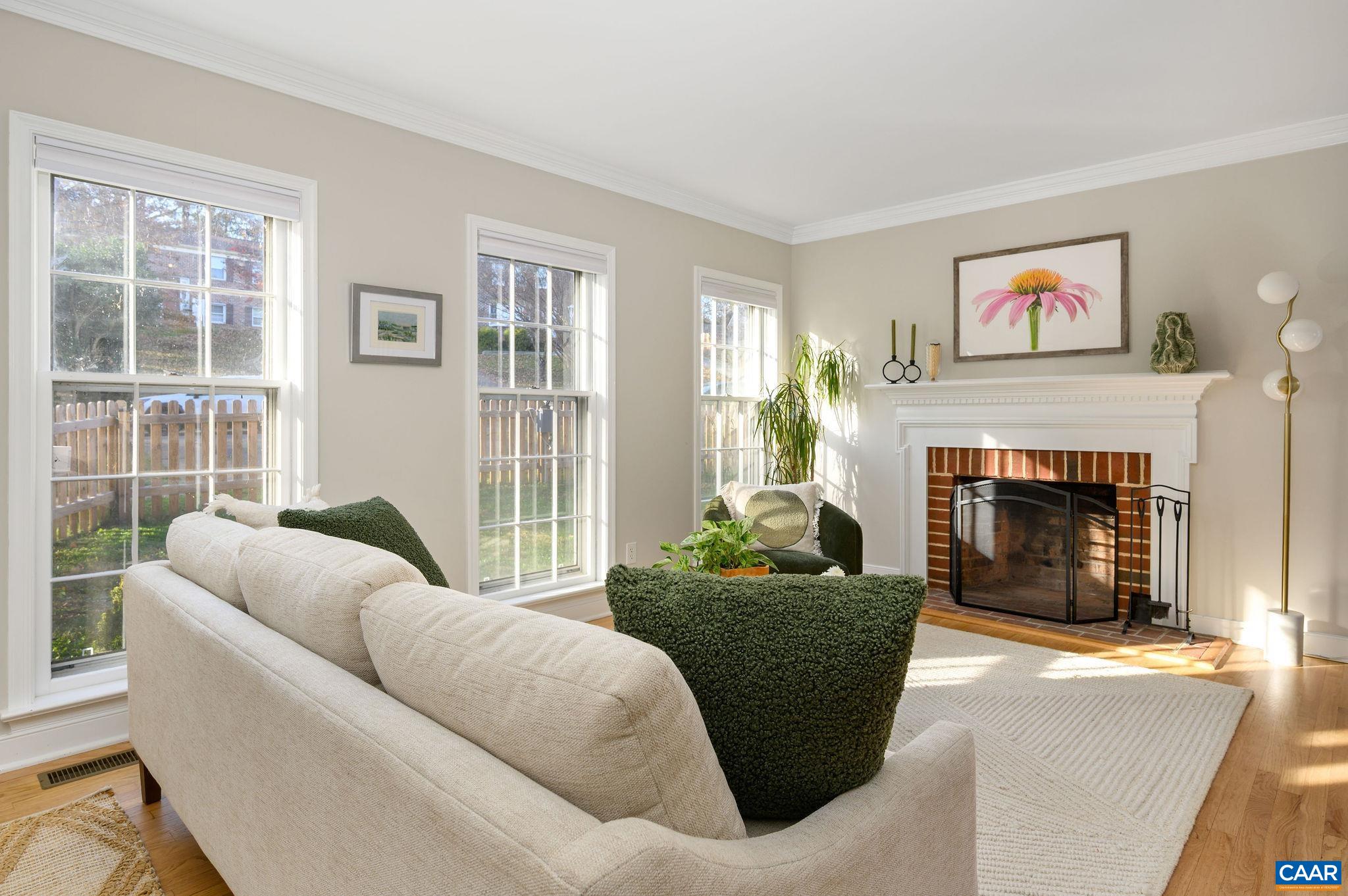521 WOODMONT DR