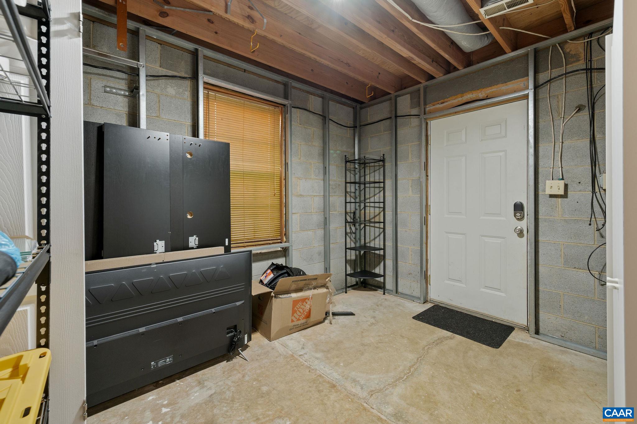 521 WOODMONT DR