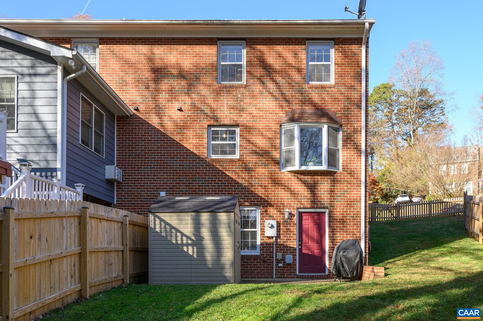 521 WOODMONT DR