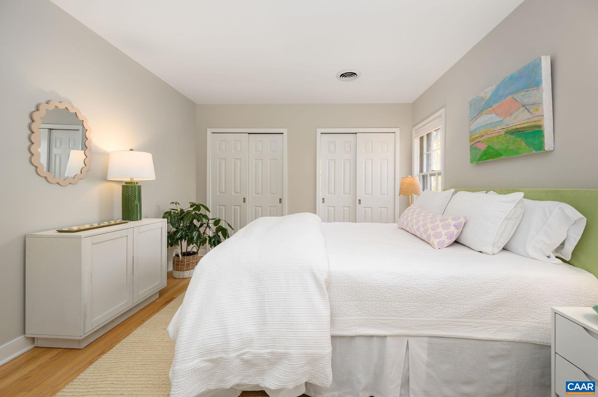 521 WOODMONT DR