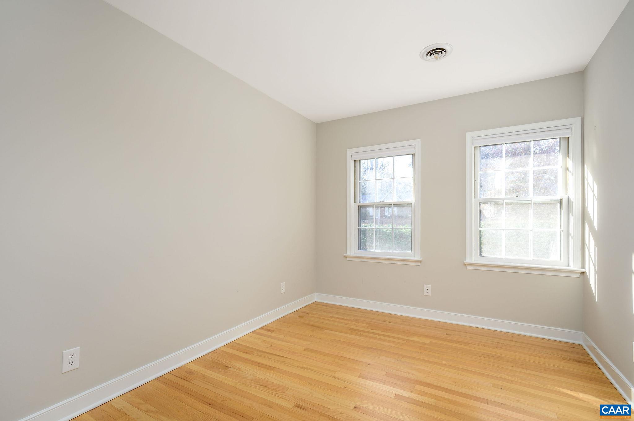 521 WOODMONT DR
