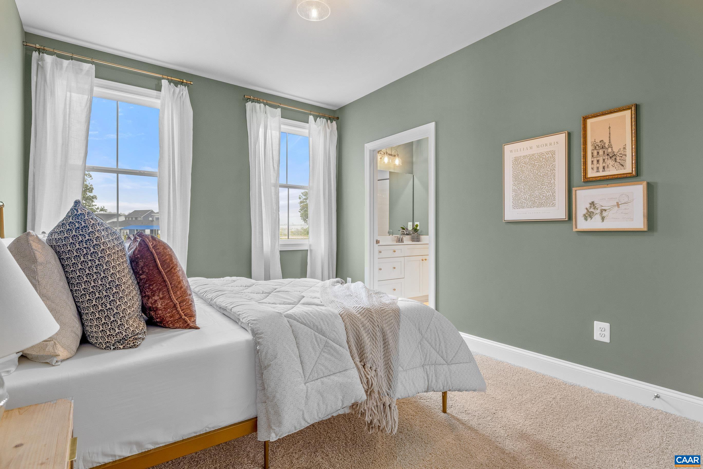 2E CORSHAM ST