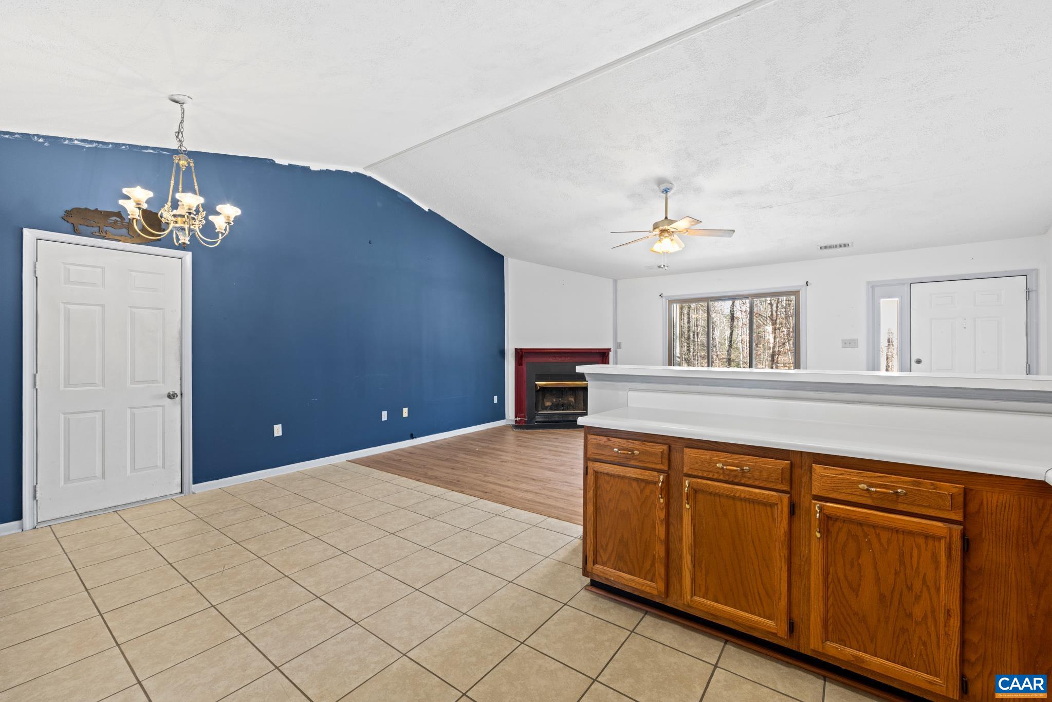364 LARKSPUR RD