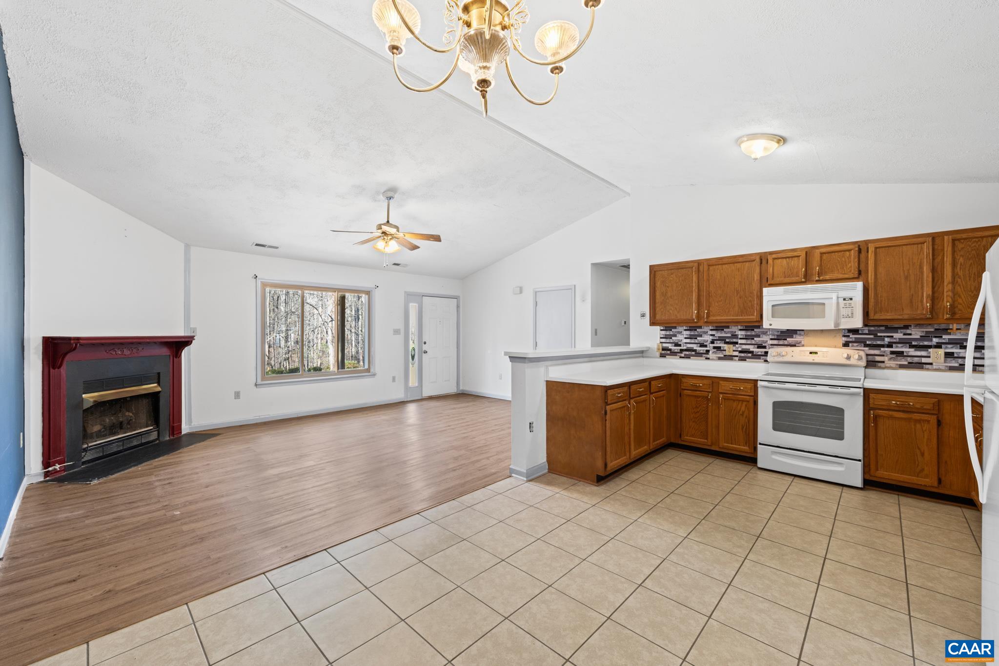 364 LARKSPUR RD