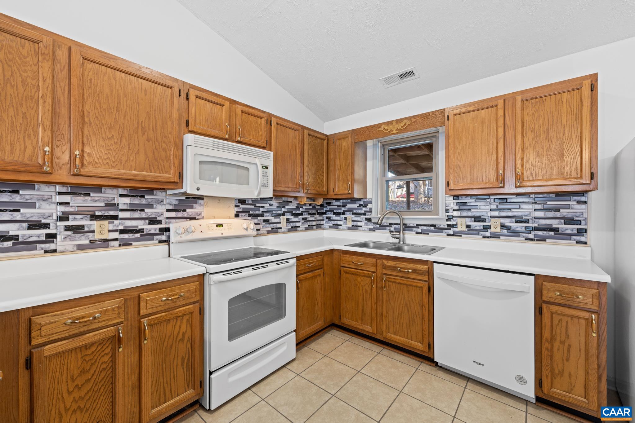 364 LARKSPUR RD