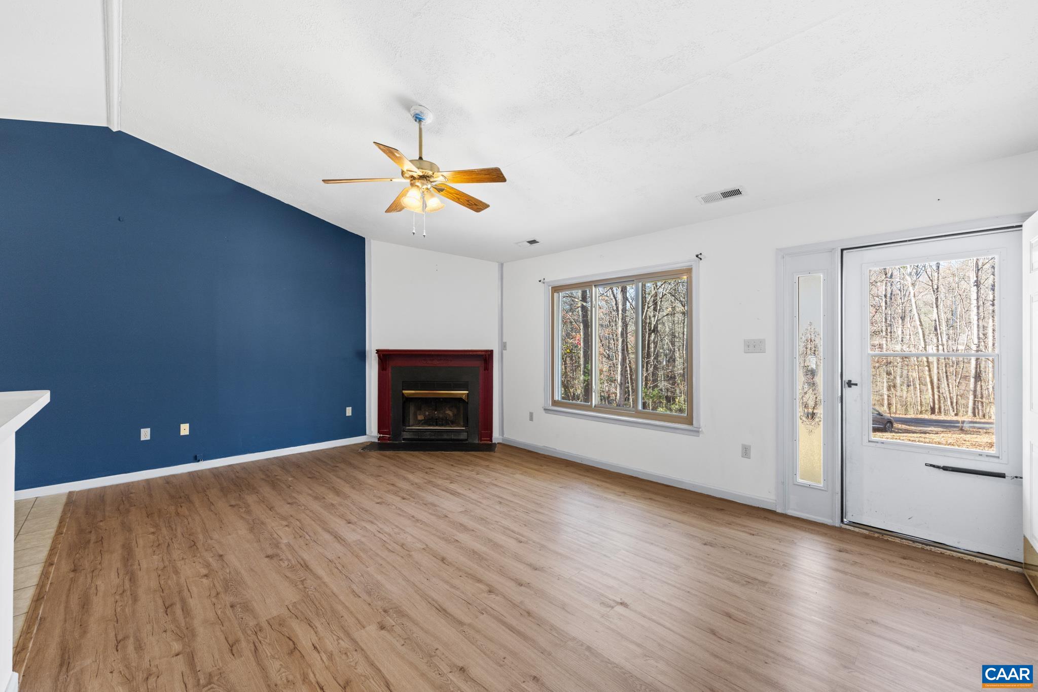 364 LARKSPUR RD