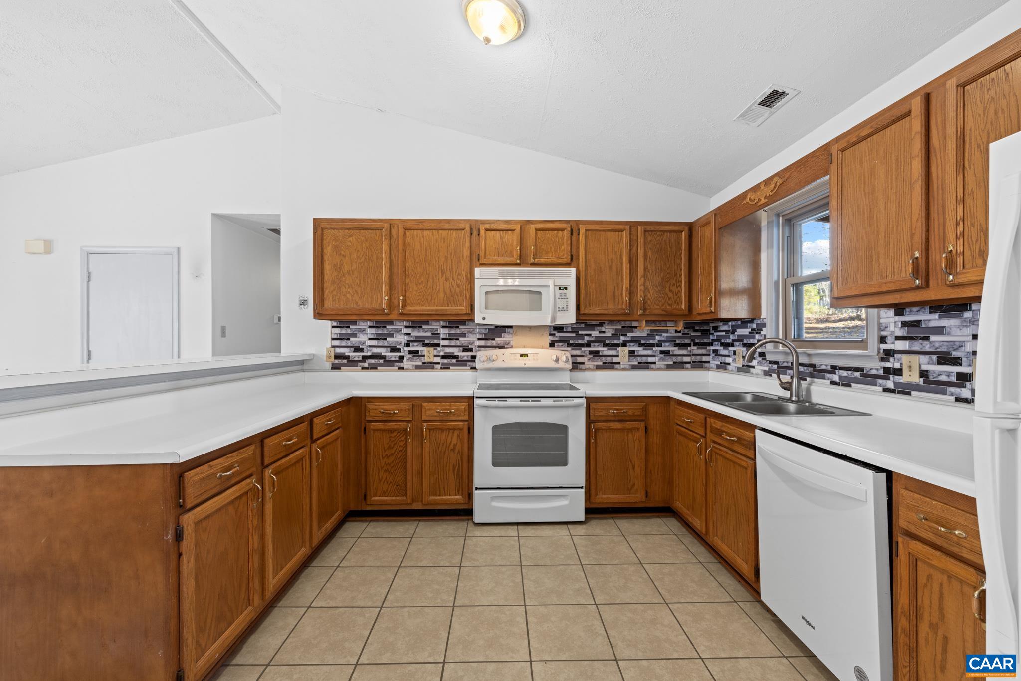 364 LARKSPUR RD