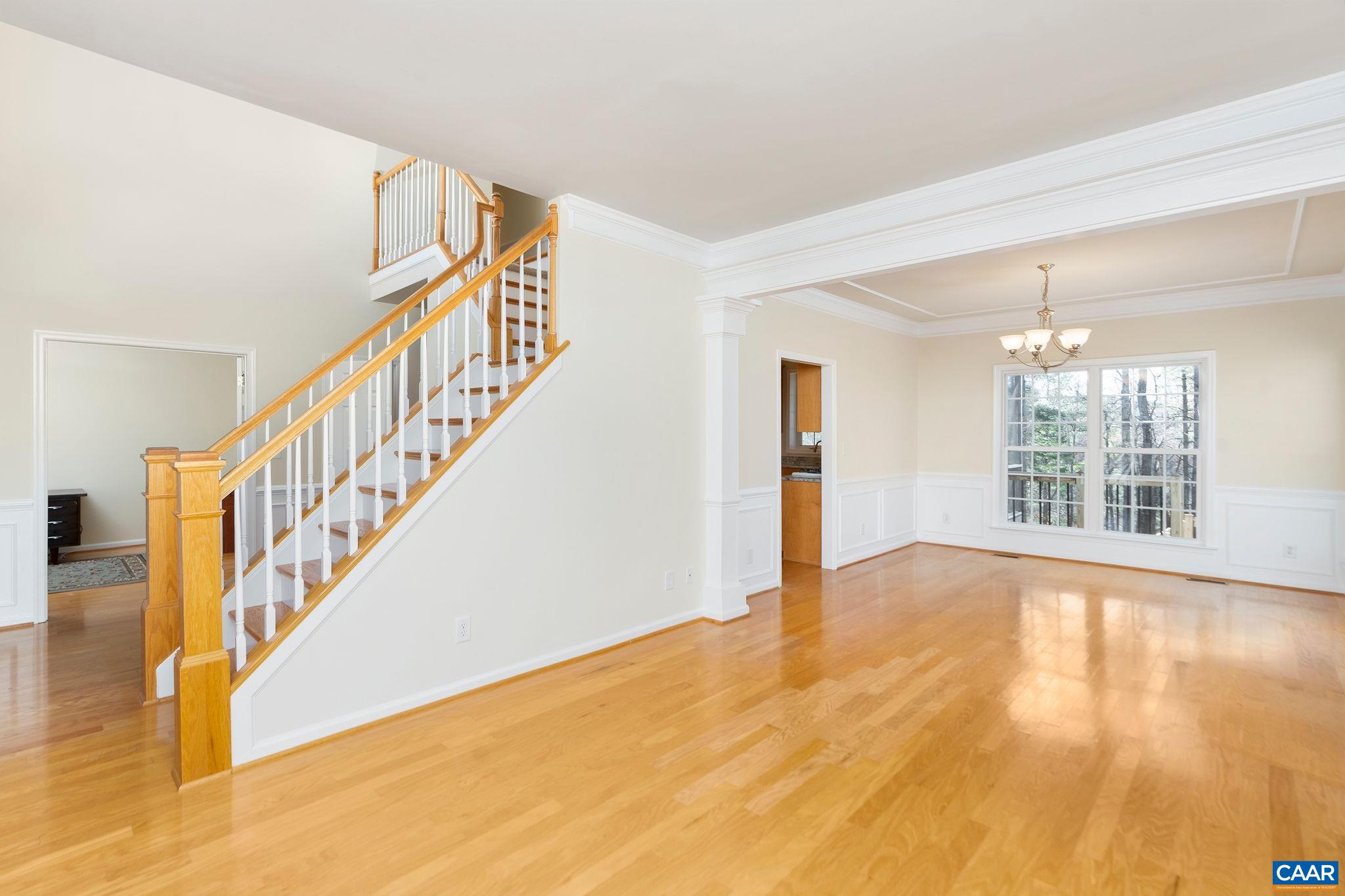 4943 LAKE TREE LN