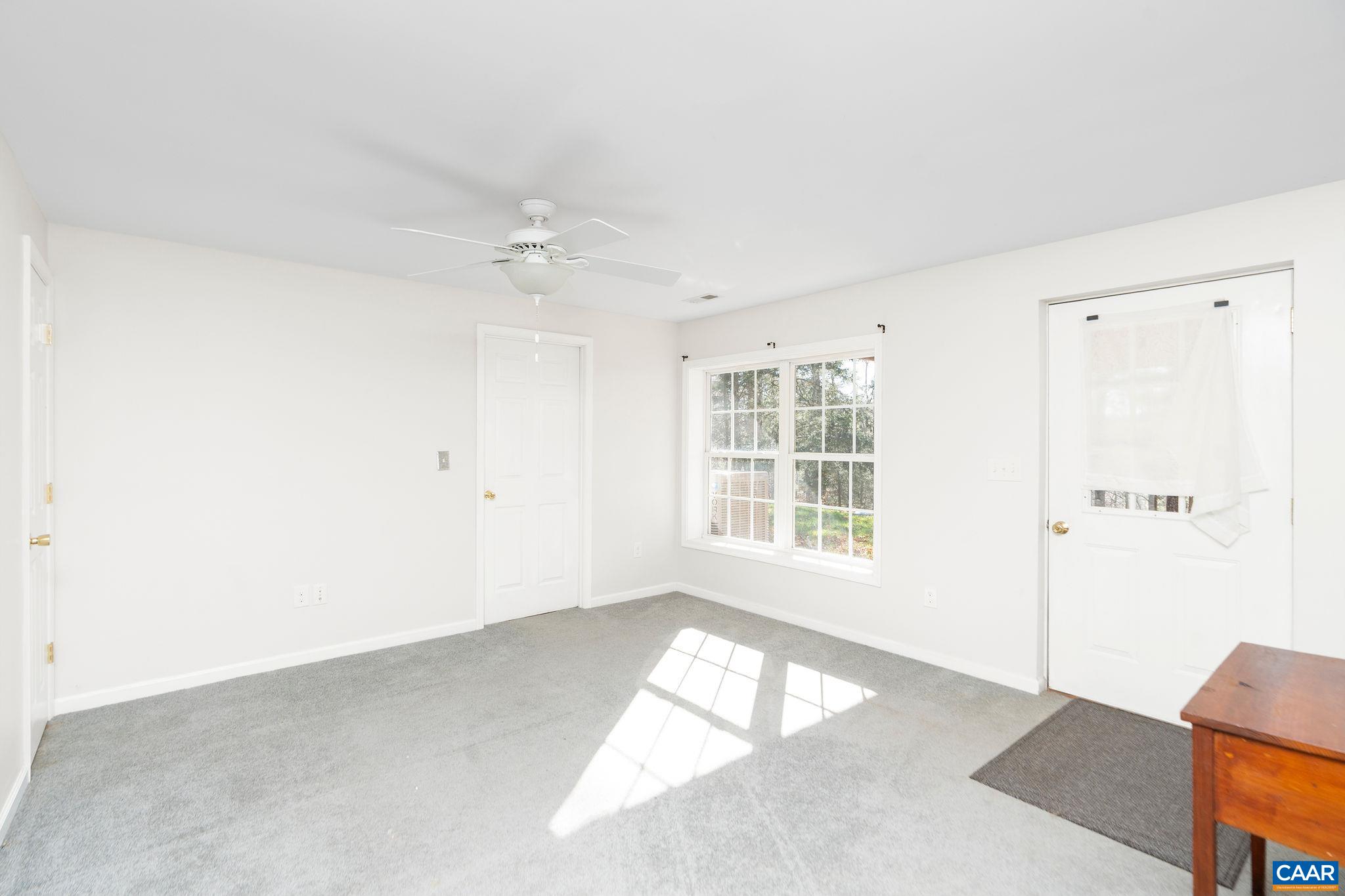 4943 LAKE TREE LN