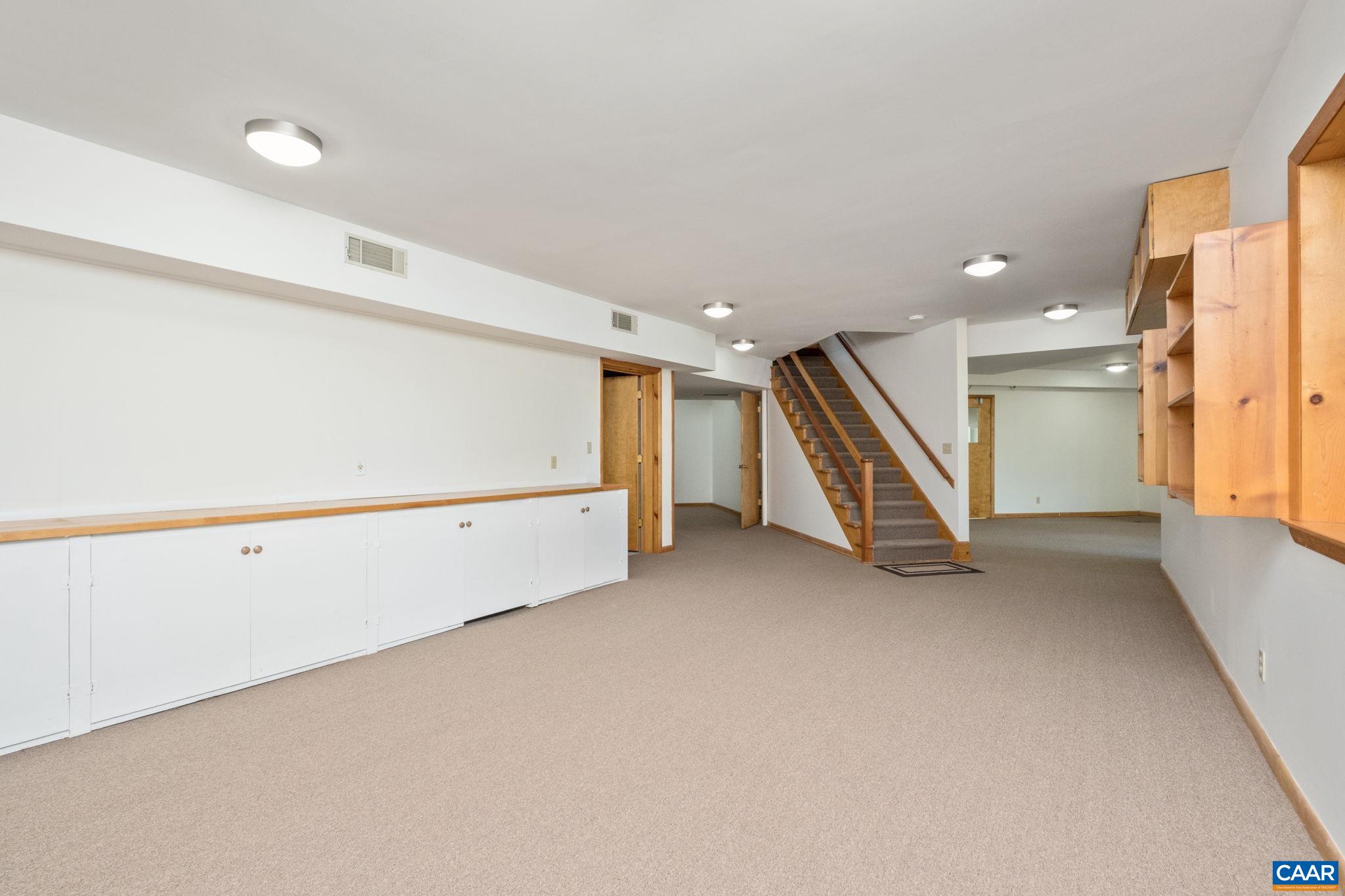 298 COURTHOUSE MOUNTAIN LN