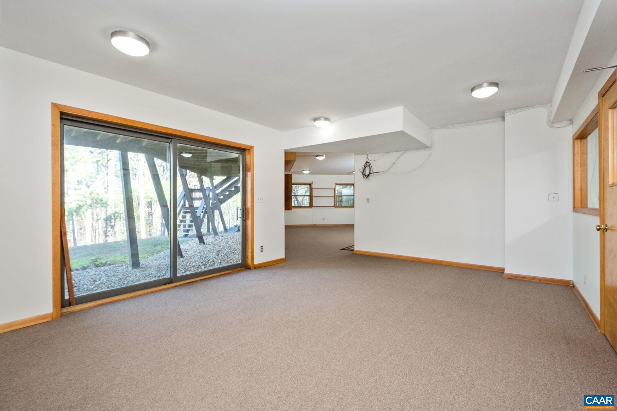 298 COURTHOUSE MOUNTAIN LN