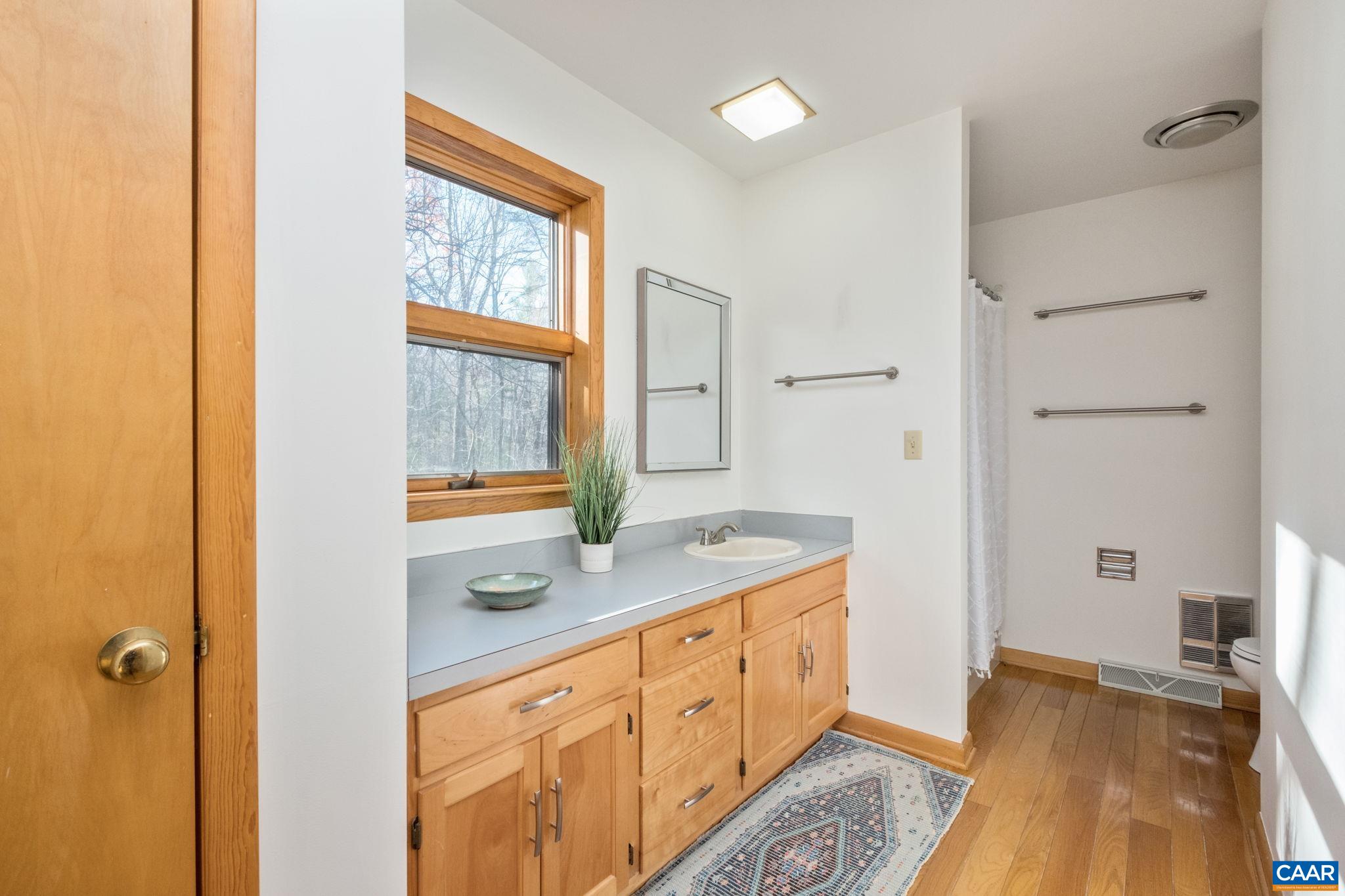 298 COURTHOUSE MOUNTAIN LN