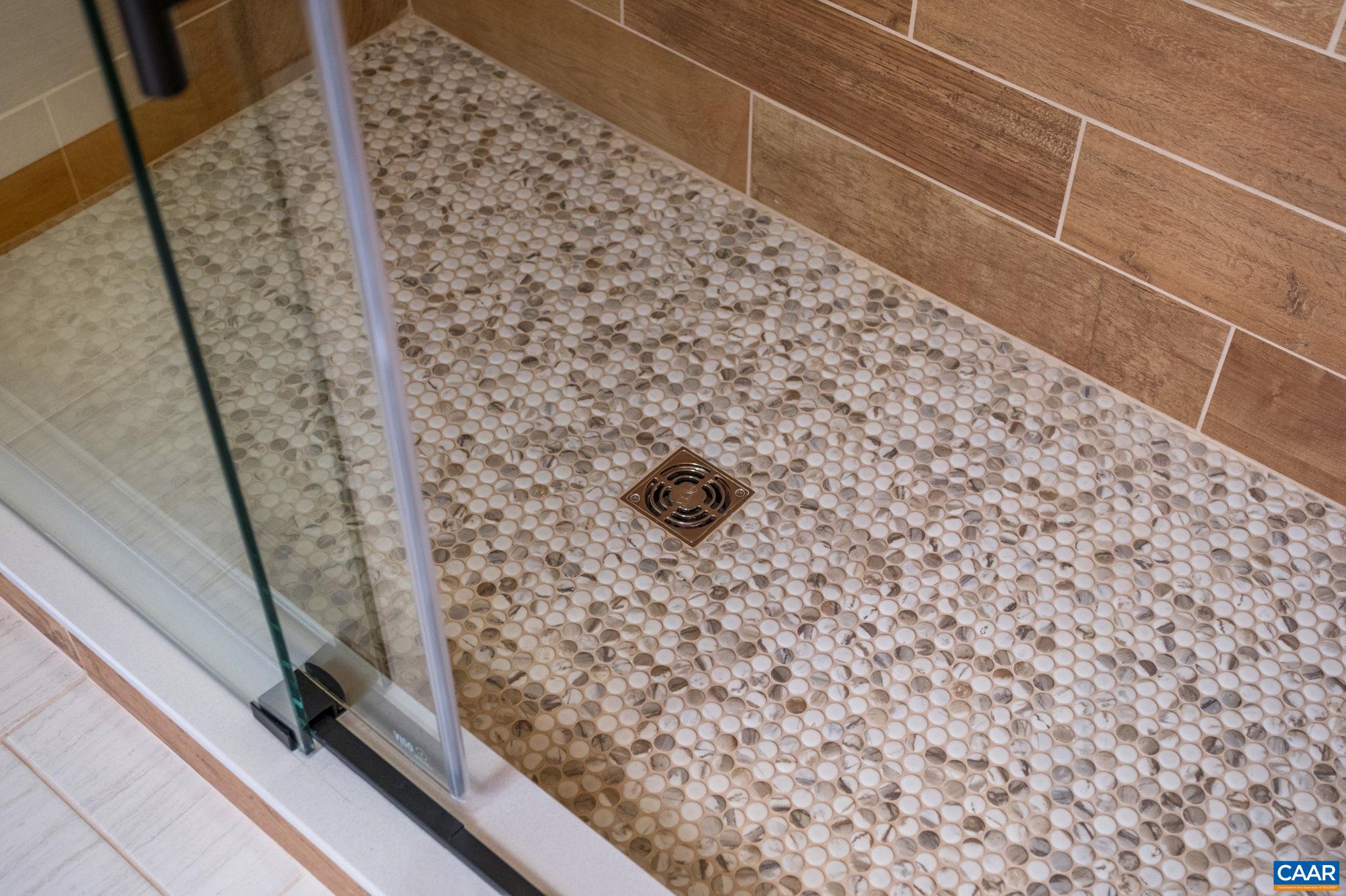 298 COURTHOUSE MOUNTAIN LN