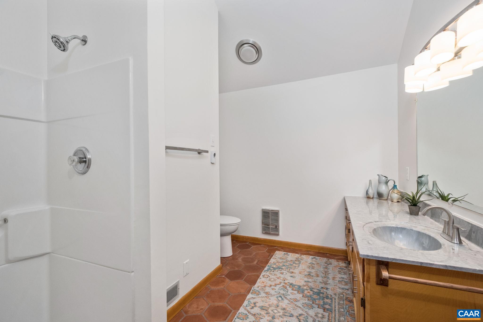 298 COURTHOUSE MOUNTAIN LN