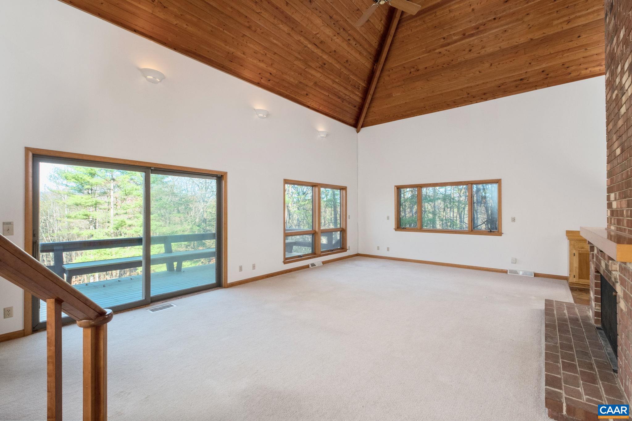 298 COURTHOUSE MOUNTAIN LN