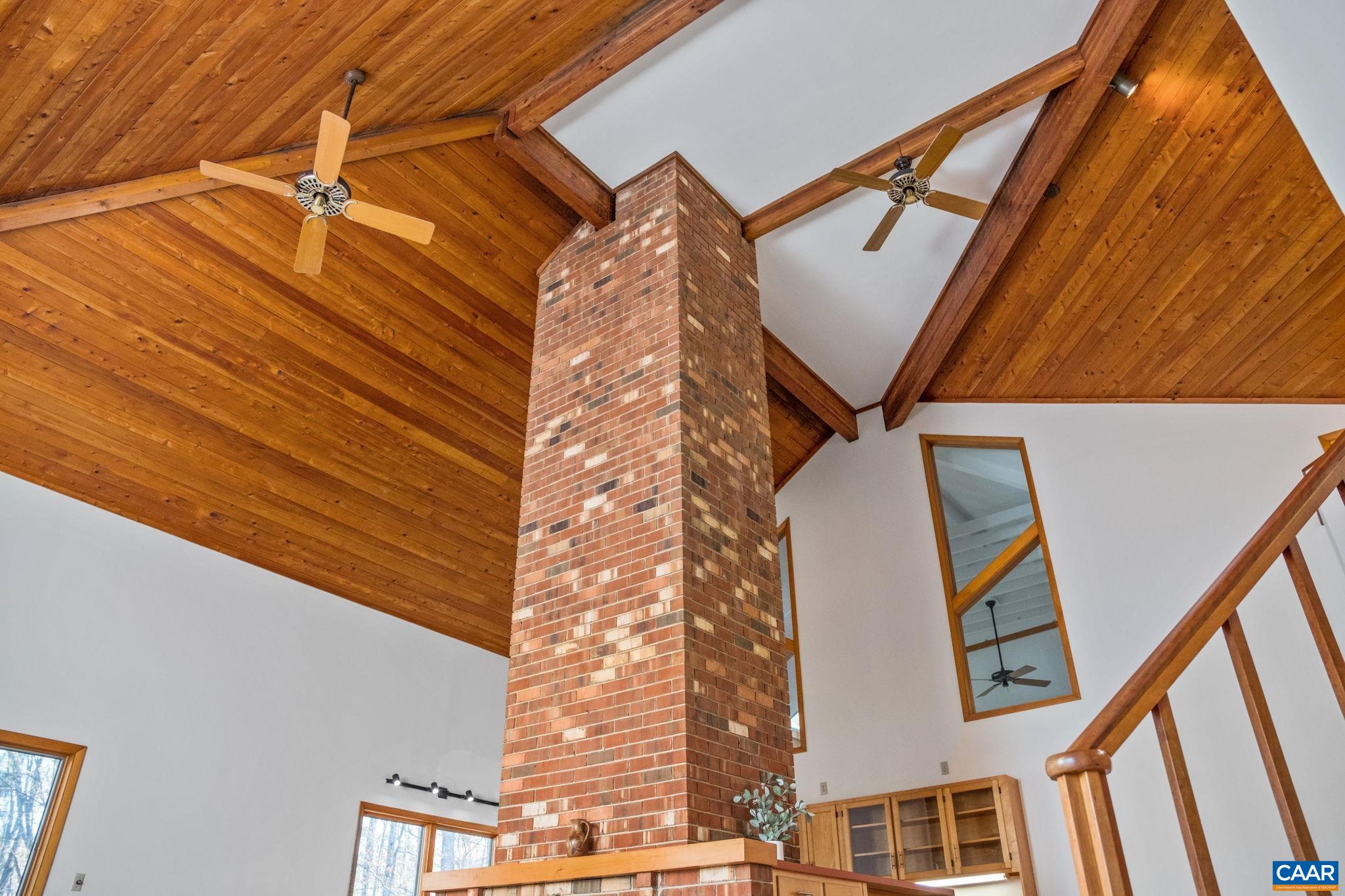 298 COURTHOUSE MOUNTAIN LN