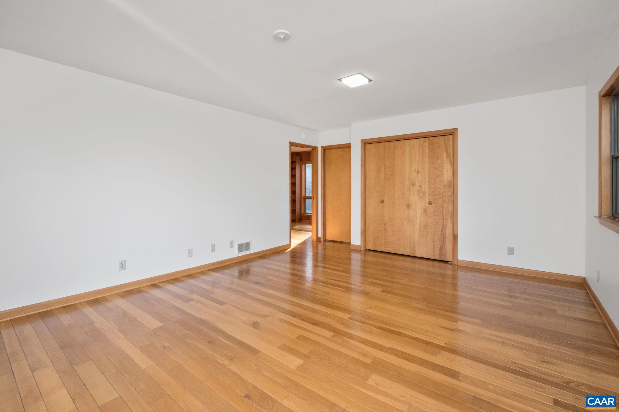 298 COURTHOUSE MOUNTAIN LN