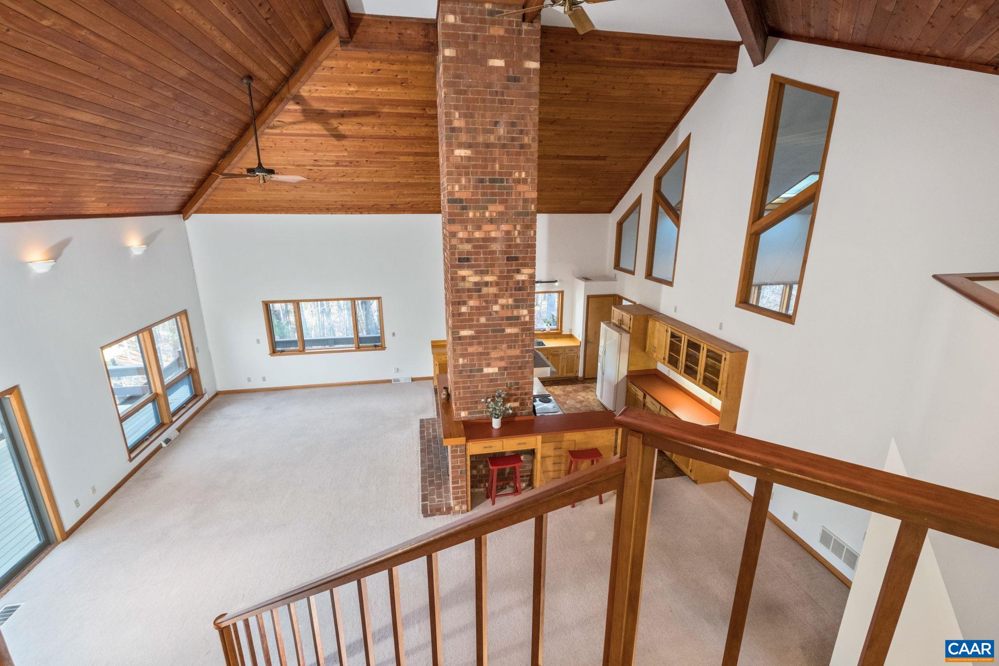 298 COURTHOUSE MOUNTAIN LN