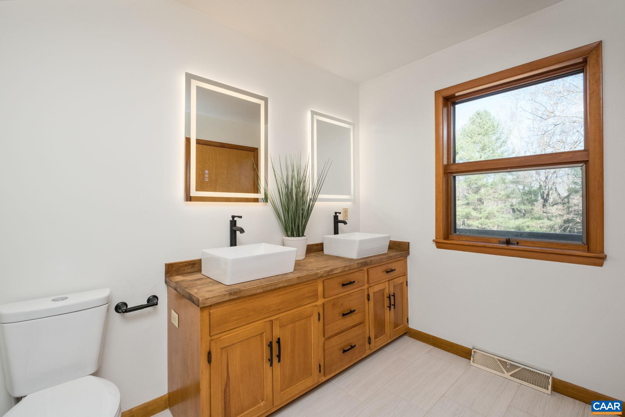 298 COURTHOUSE MOUNTAIN LN