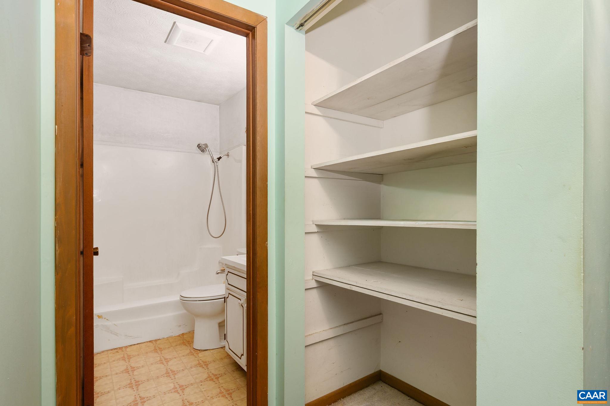 202 HARTMANS MILL RD