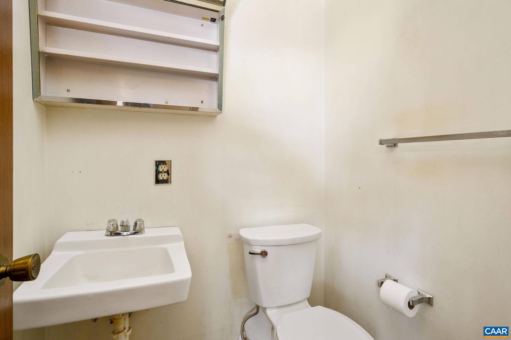 202 HARTMANS MILL RD