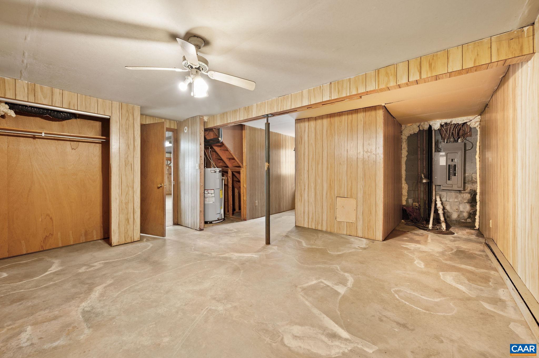 202 HARTMANS MILL RD