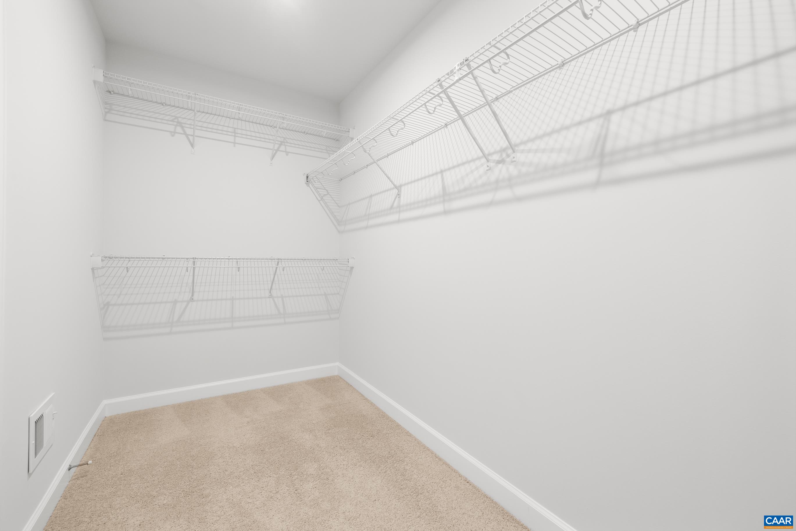 1439 ORCHARD DR