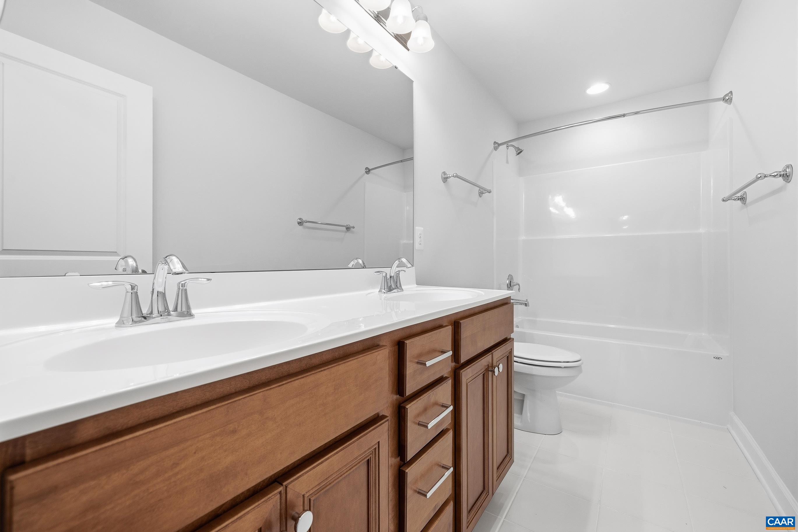 1439 ORCHARD DR