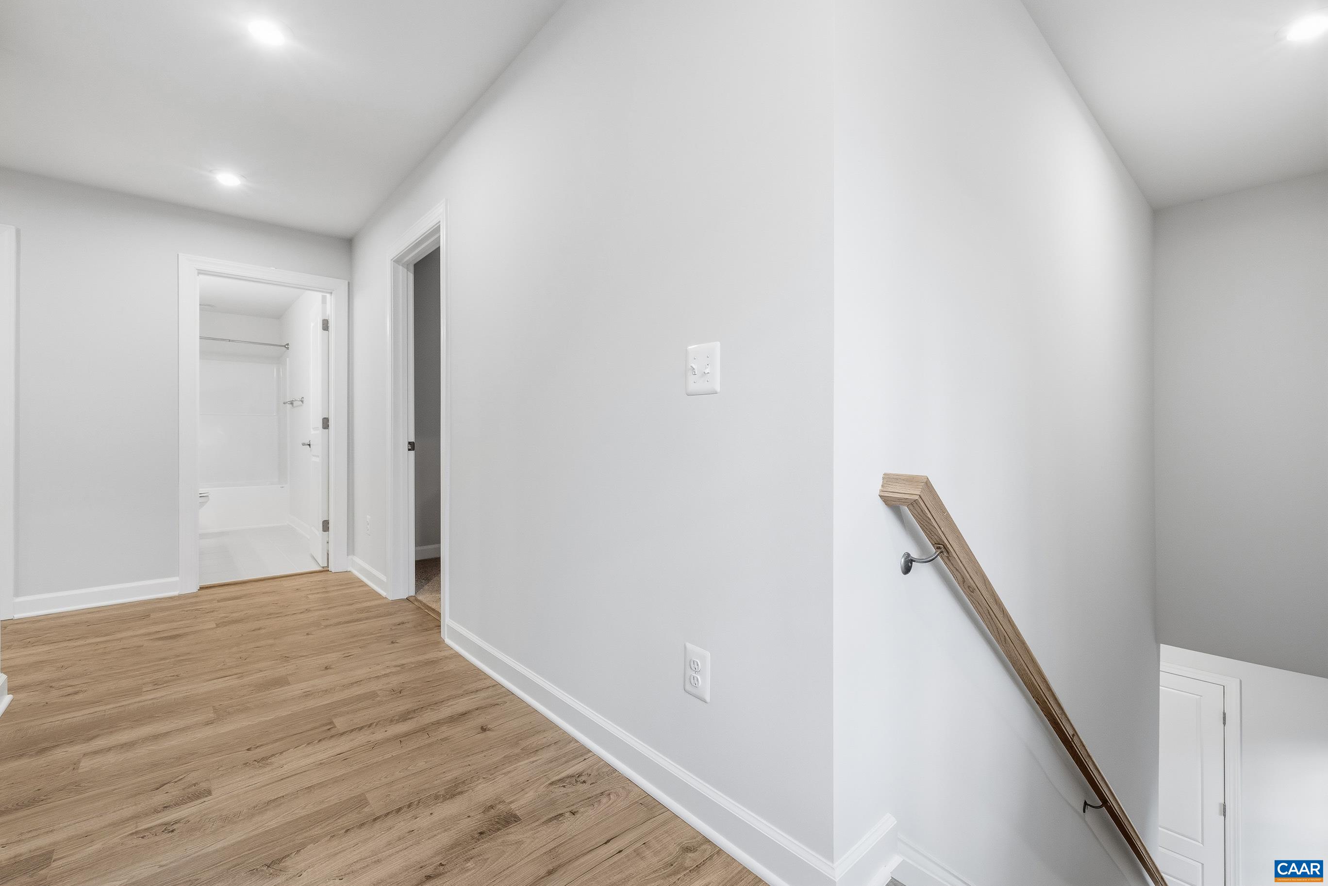 1439 ORCHARD DR