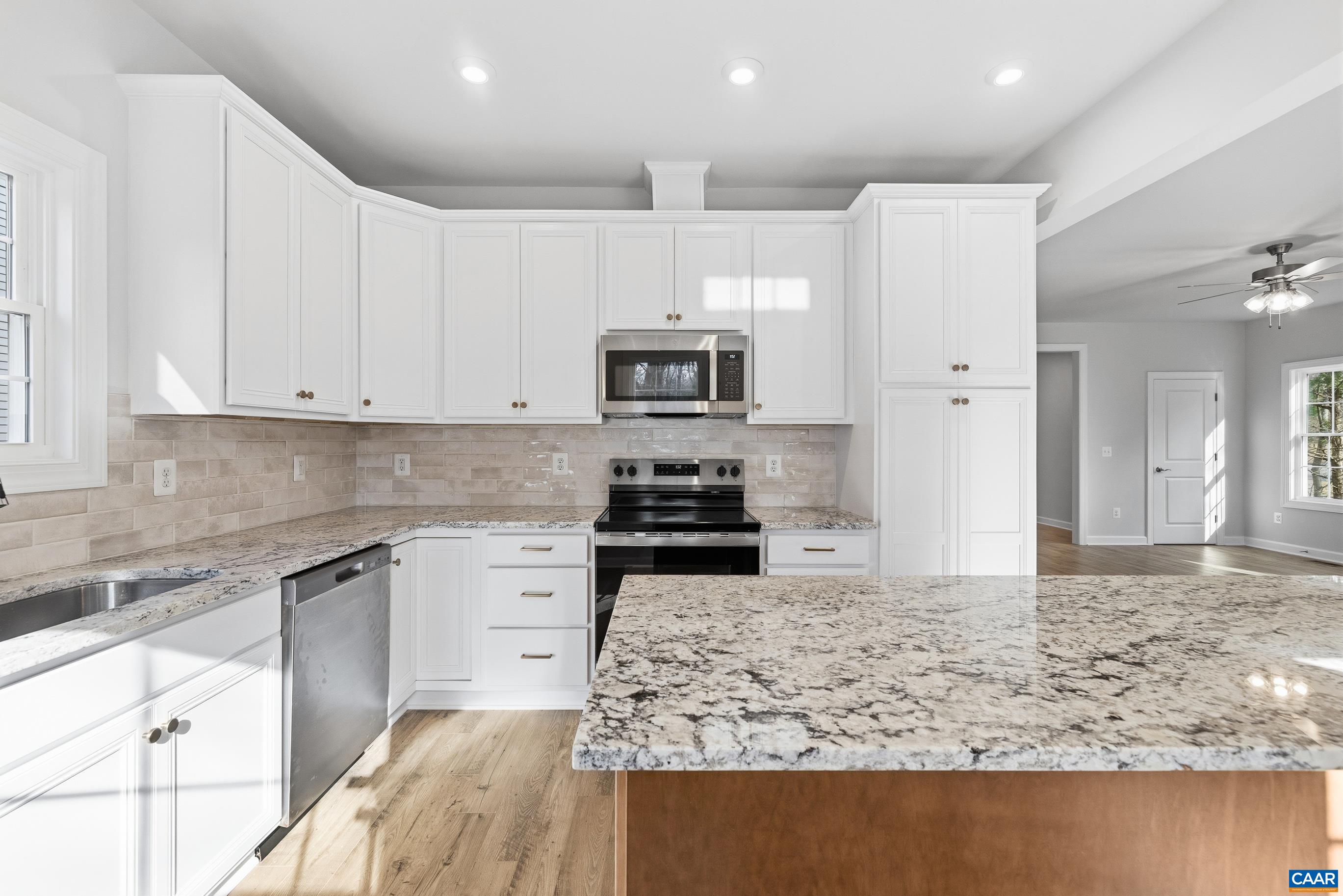 1439 ORCHARD DR
