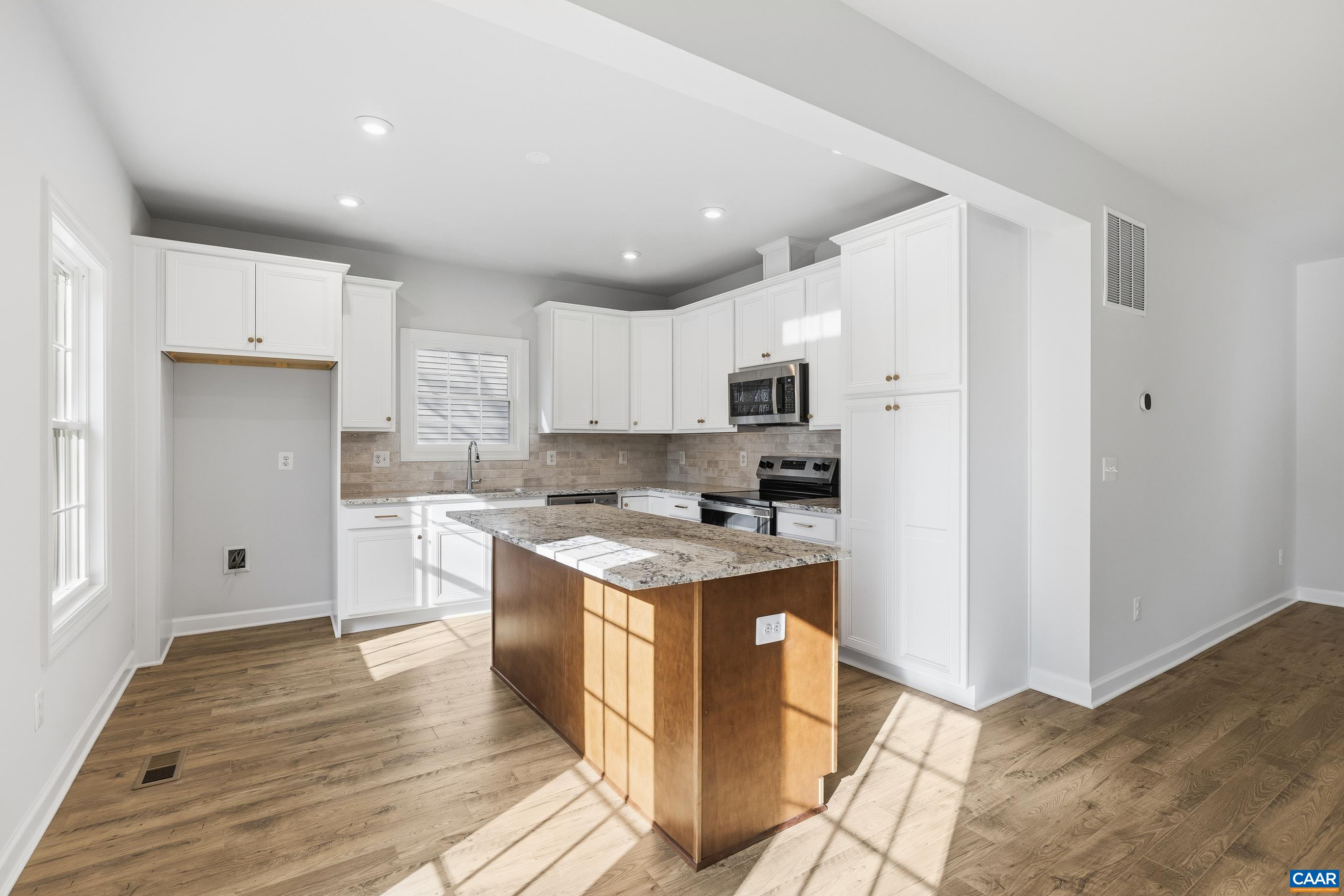 1439 ORCHARD DR