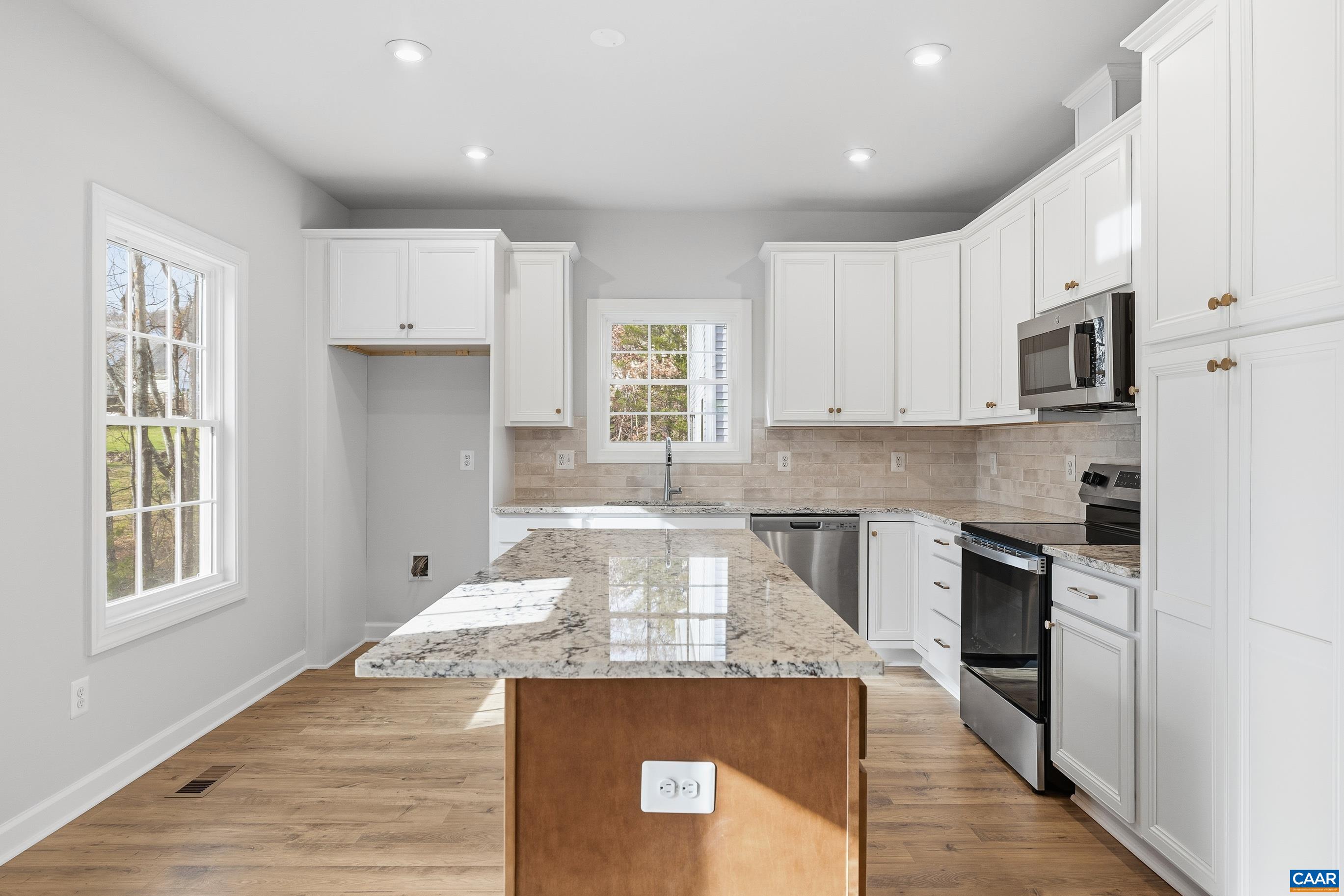 1439 ORCHARD DR