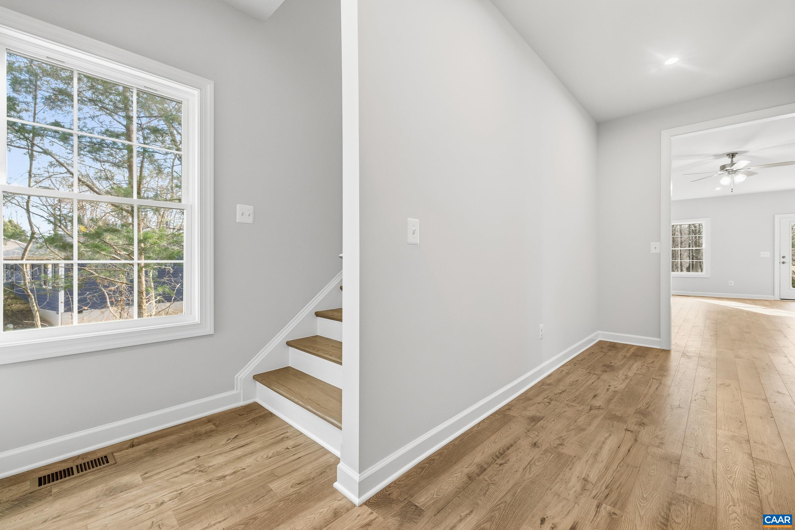 1439 ORCHARD DR