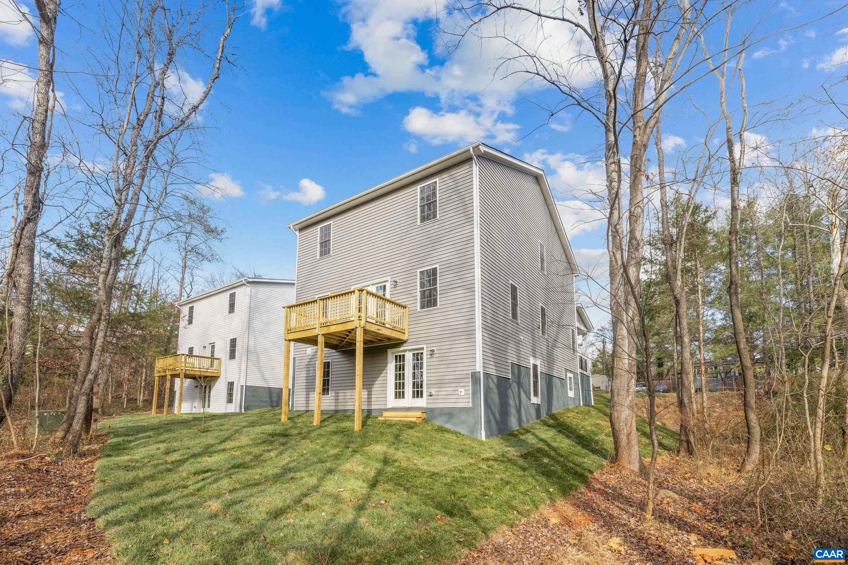 1439 ORCHARD DR
