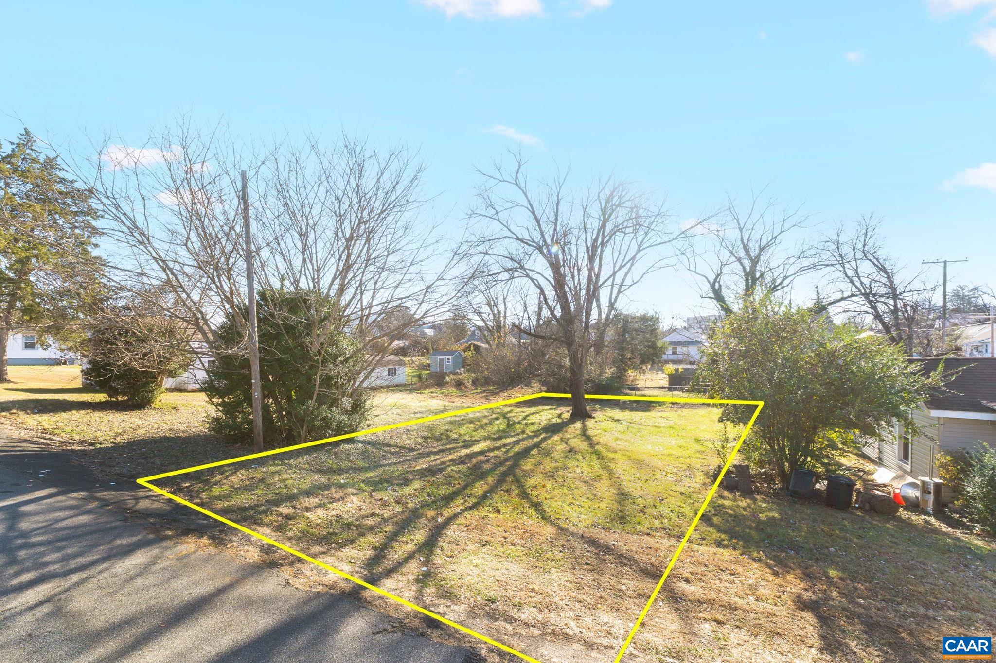 1102 CHERRY ST