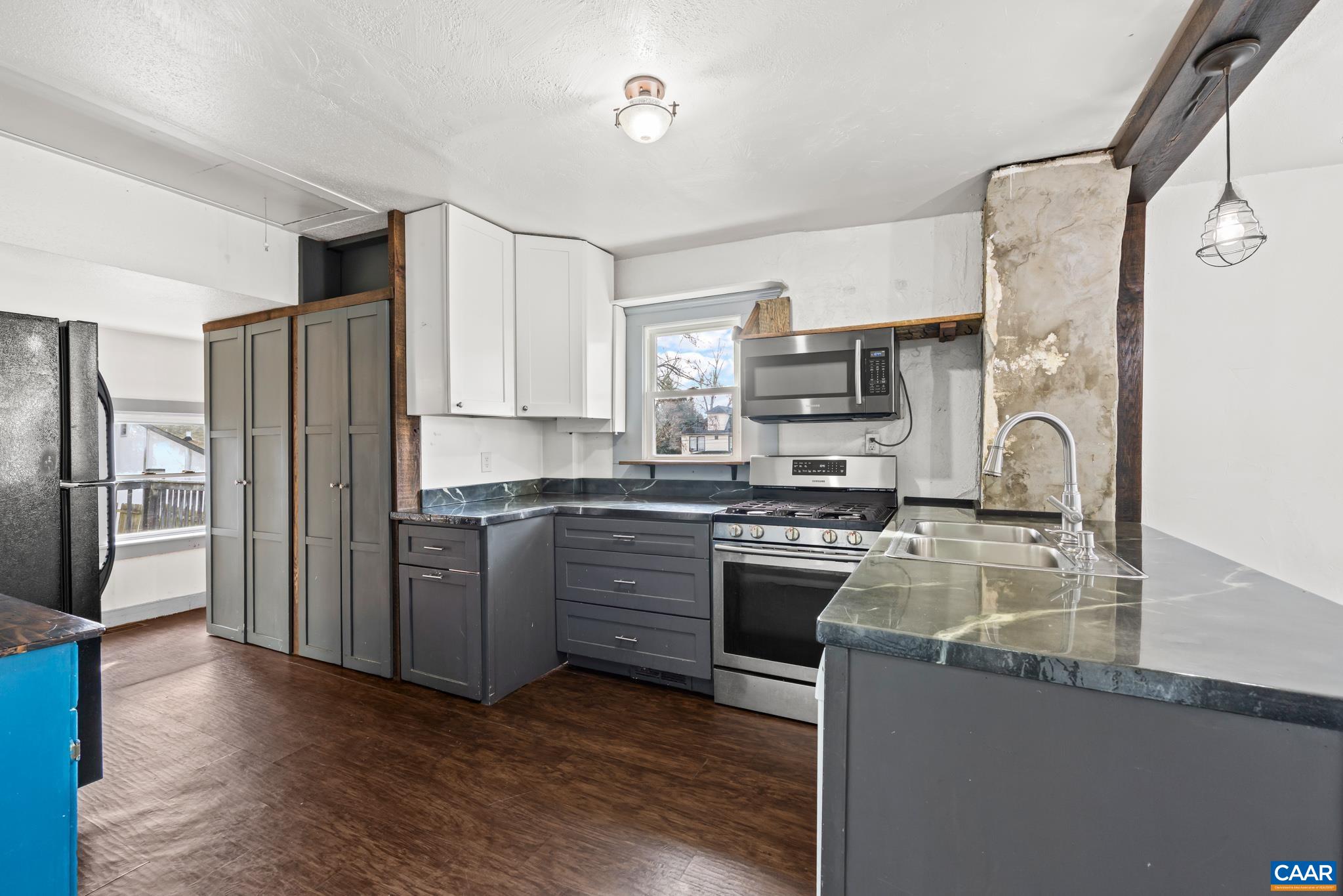 504 NW 12TH ST