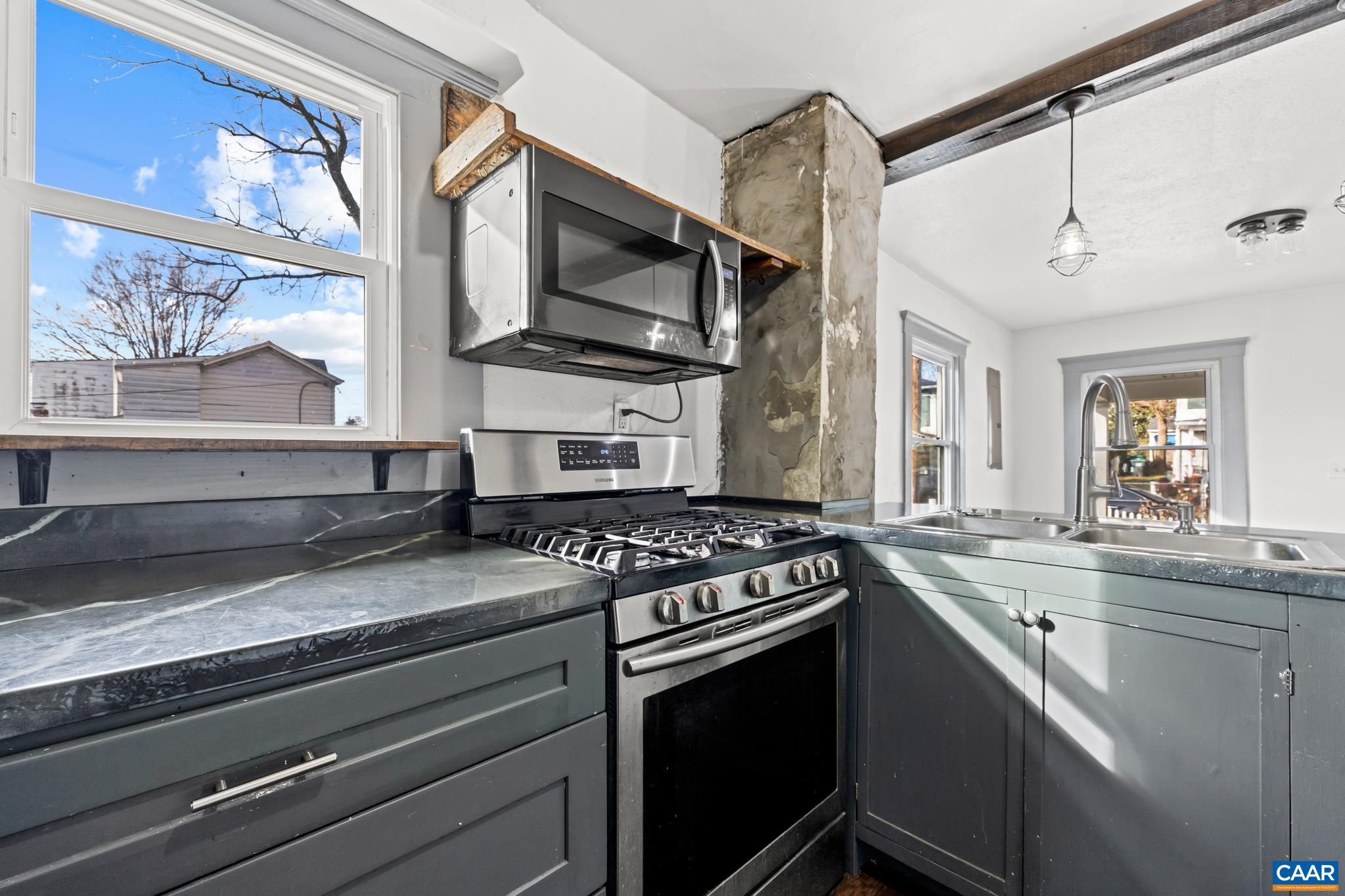 504 NW 12TH ST