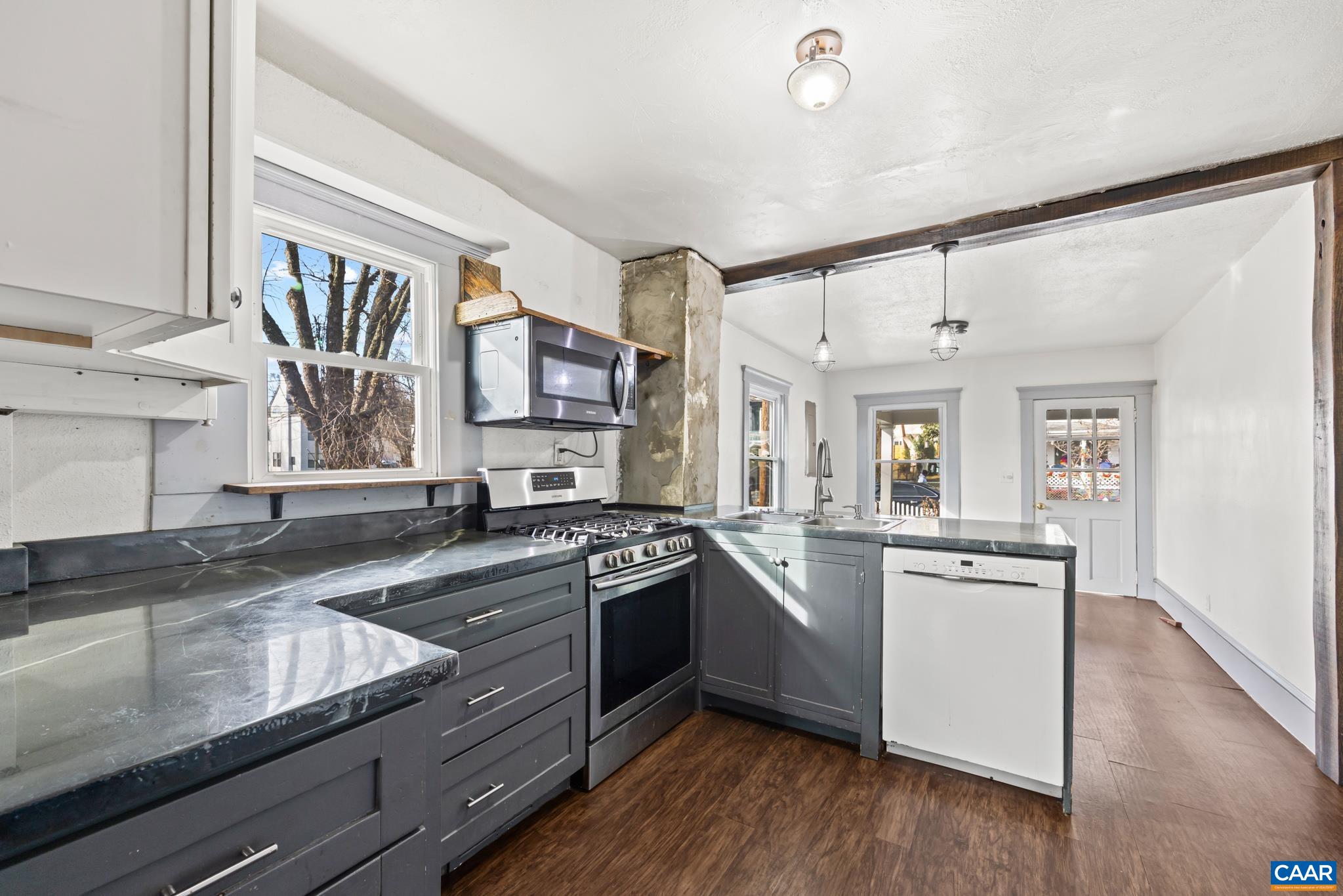 504 NW 12TH ST