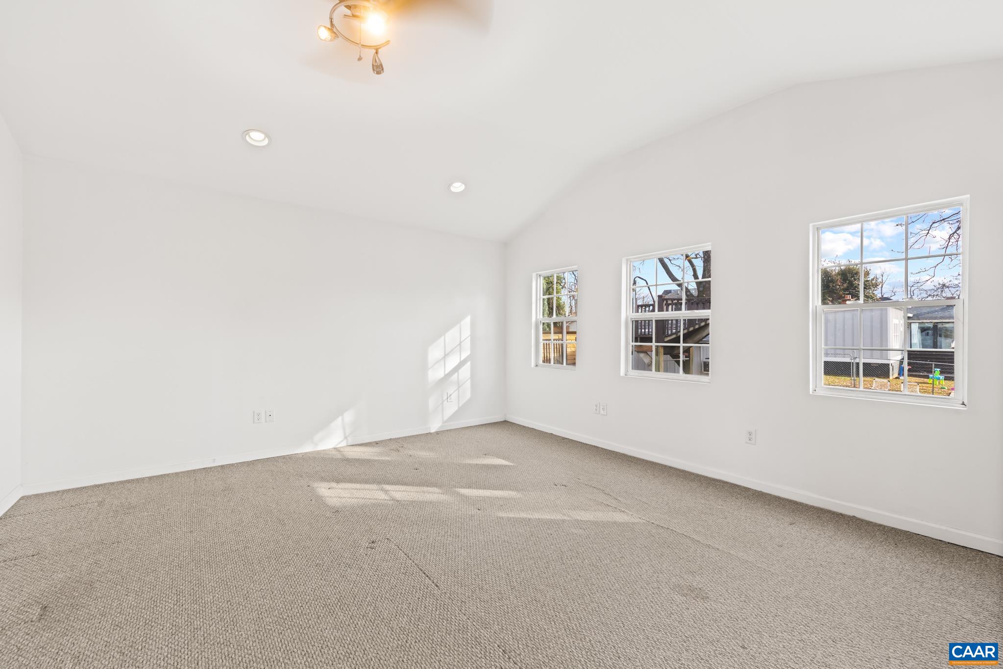504 NW 12TH ST