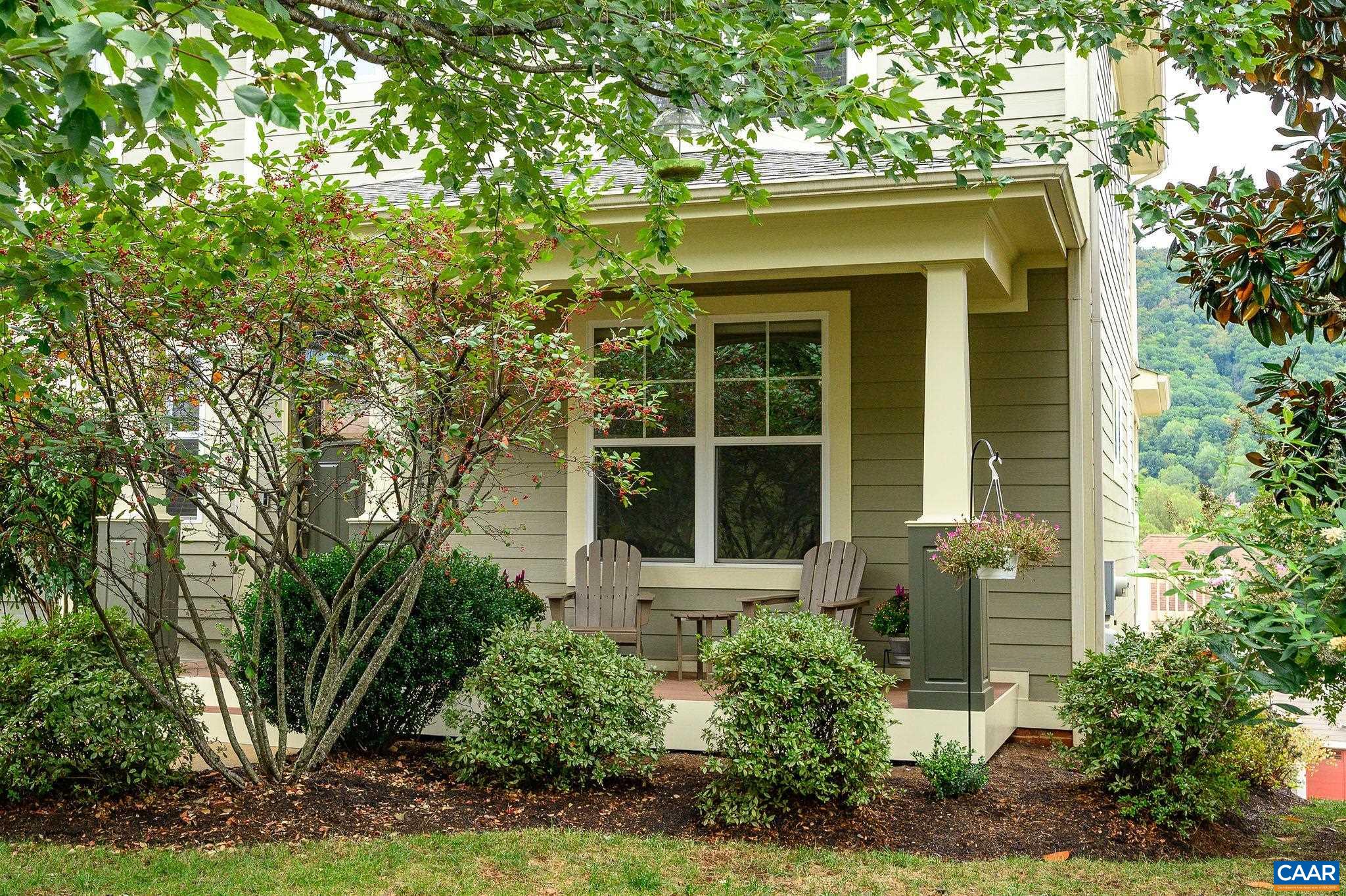 1124 ARDEN DR