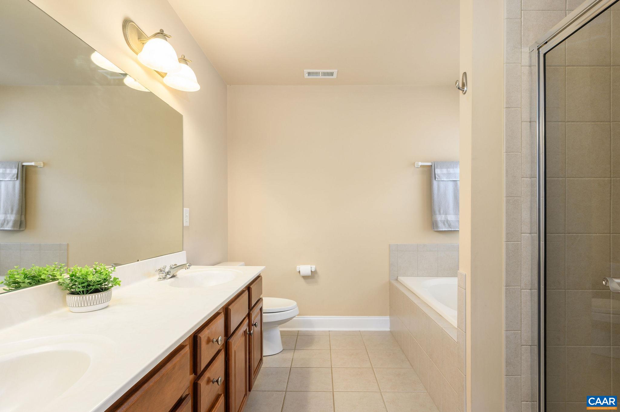 1124 ARDEN DR