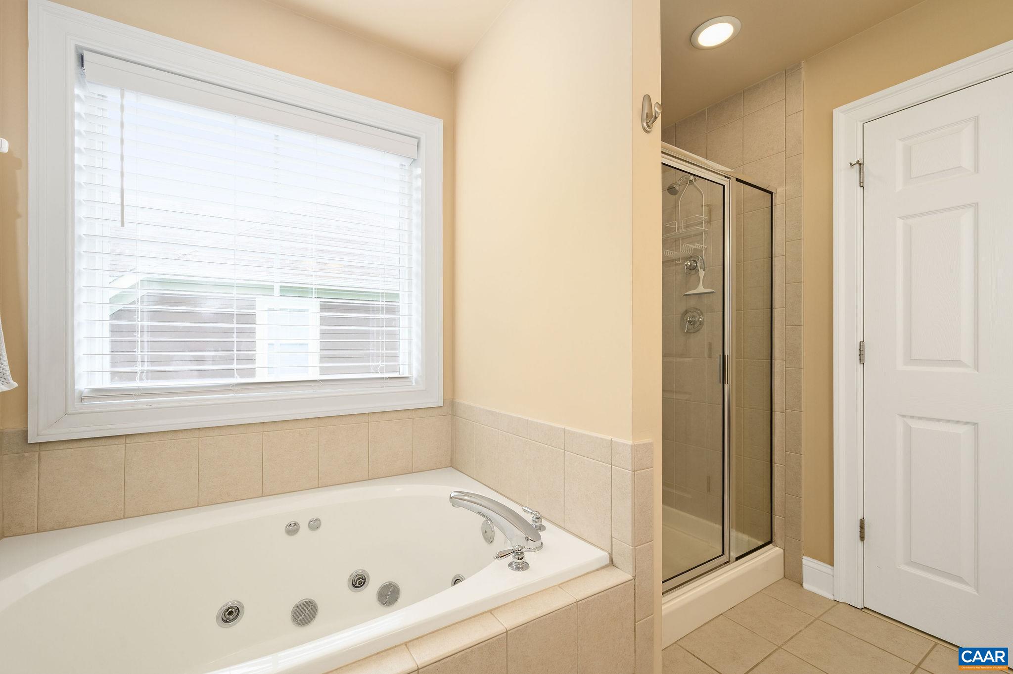 1124 ARDEN DR