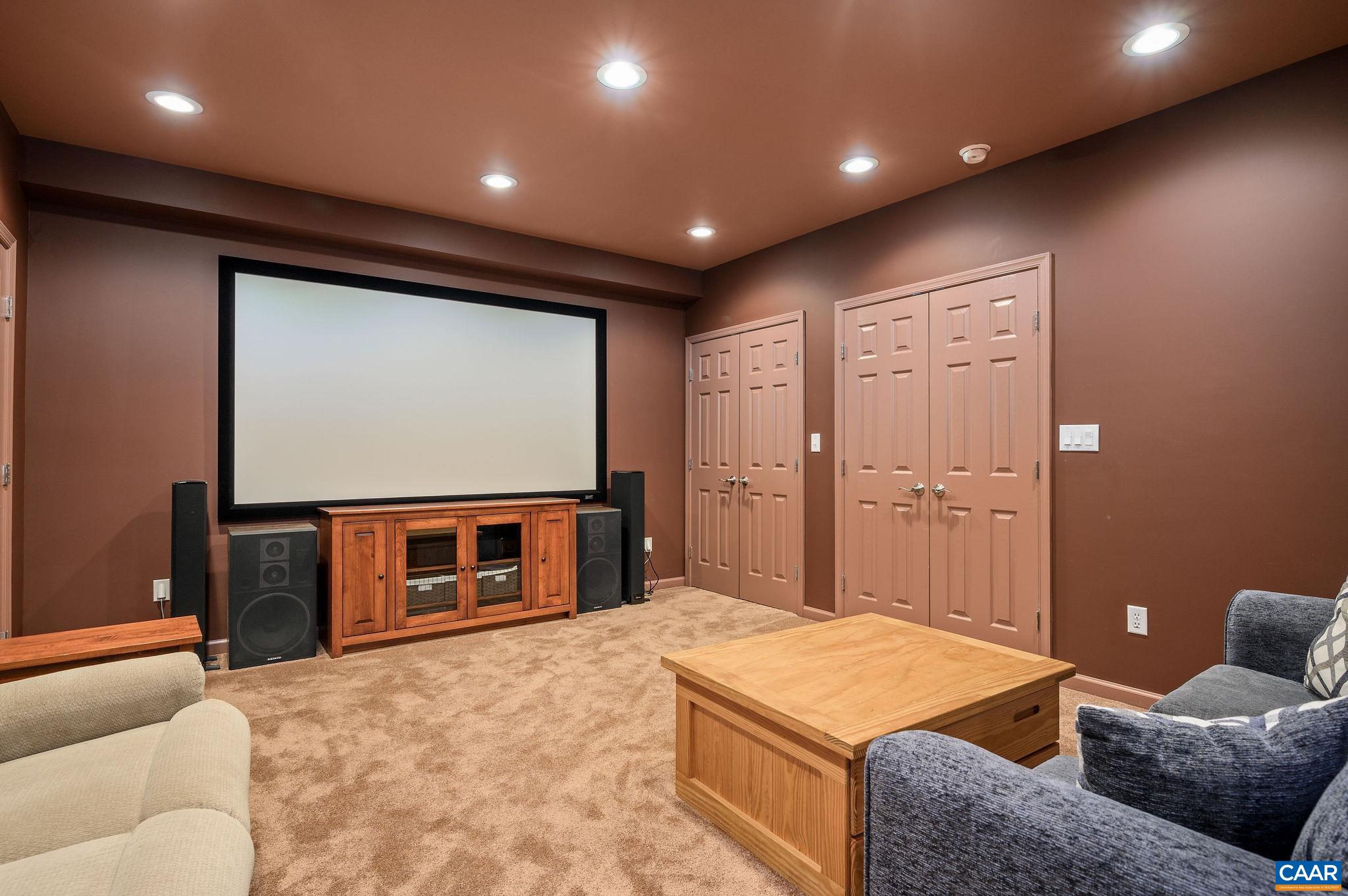1124 ARDEN DR