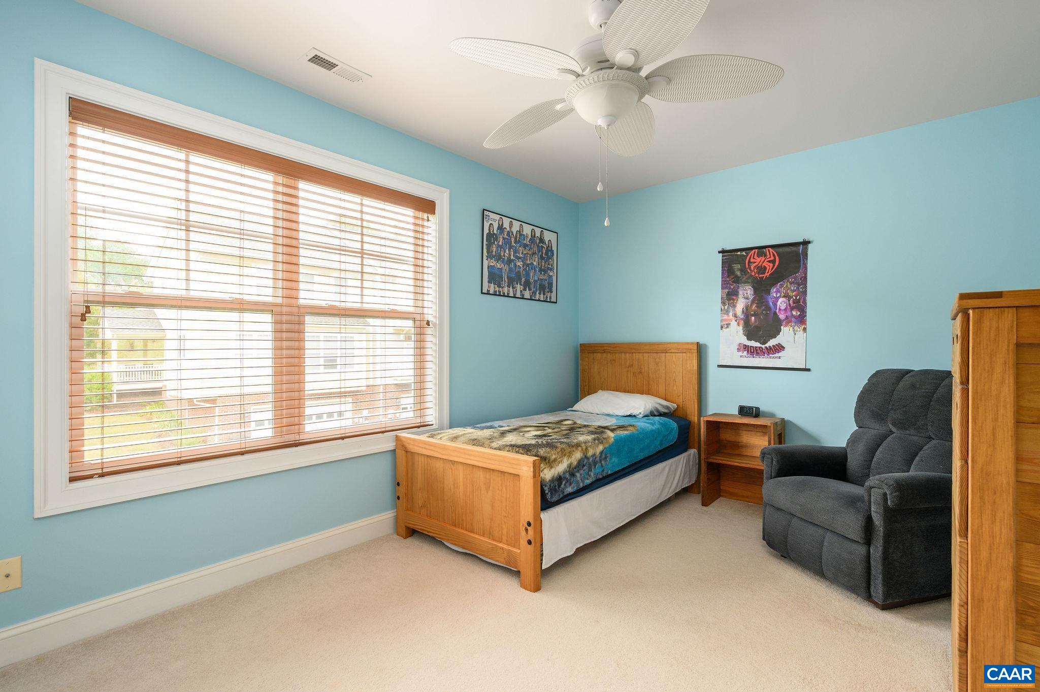 1124 ARDEN DR