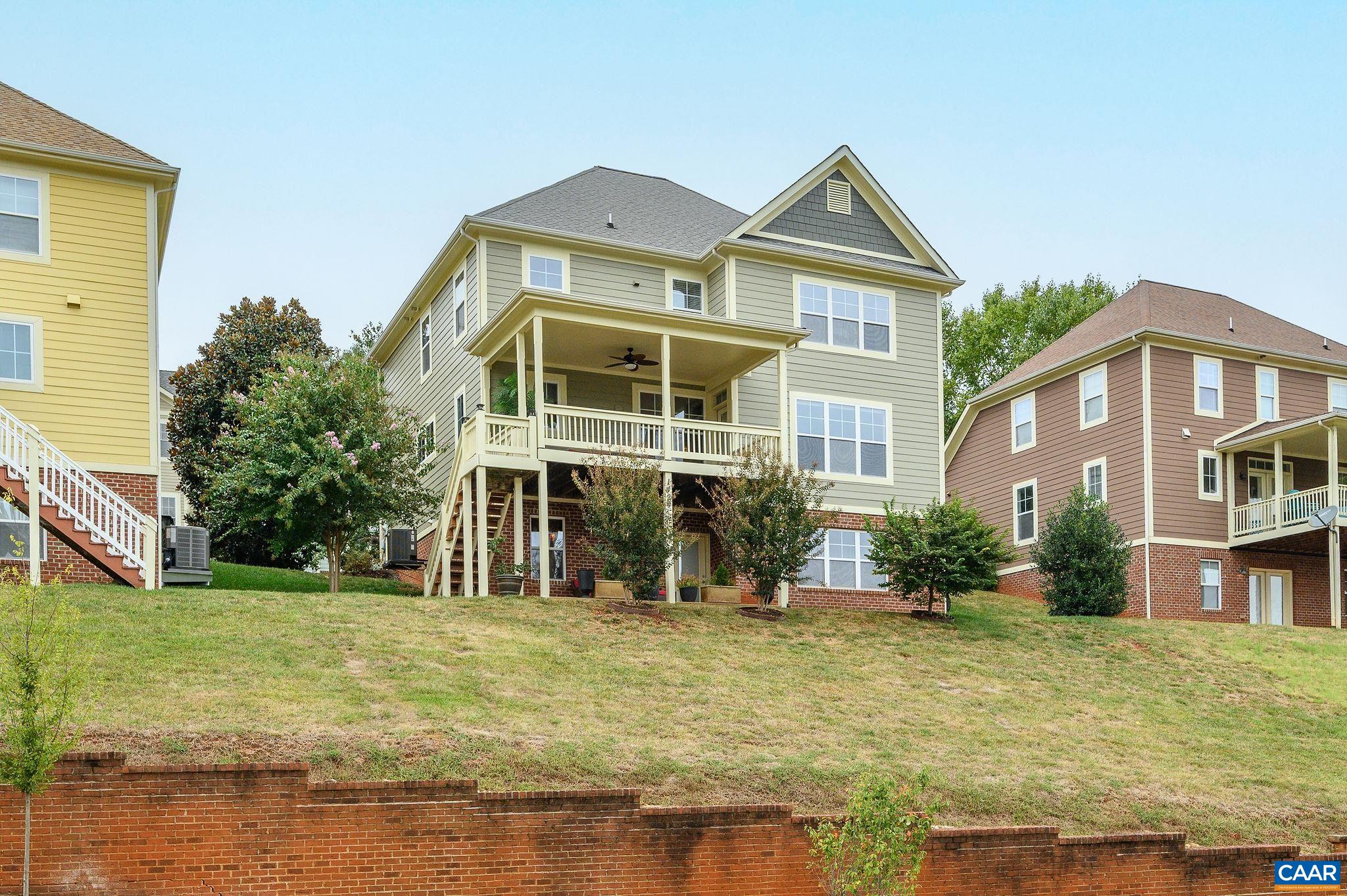 1124 ARDEN DR
