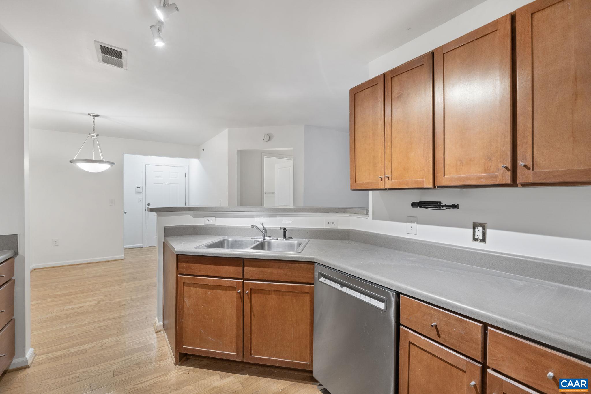 765 WALKER SQ Unit: 1A